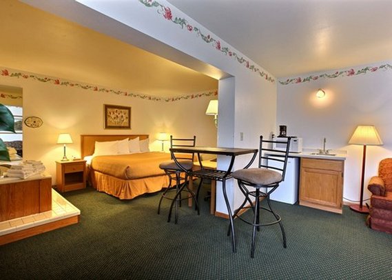 Quality Inn - Mauston, WI