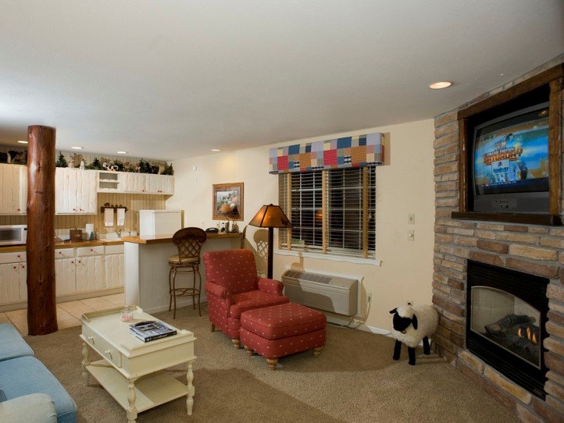 Stoney Creek Inn - Columbia, MO