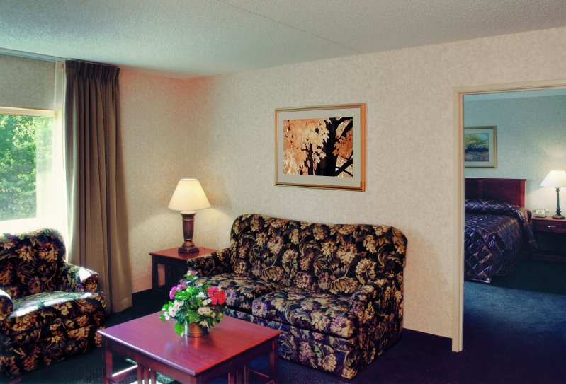 ClubHouse Inn & Suites Hotel Albuquerque - Albuquerque, NM
