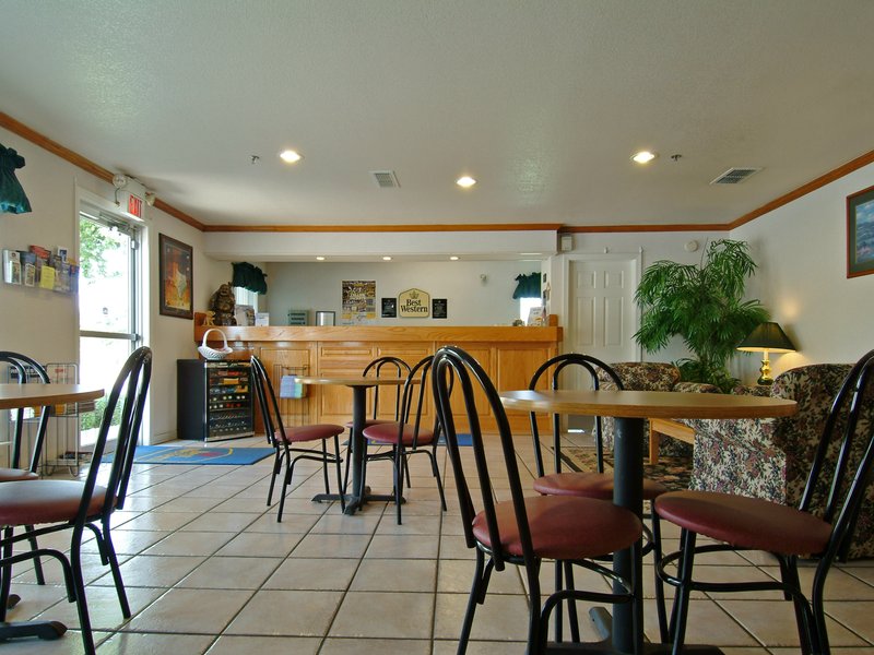 BEST WESTERN-SMITHFIELD INN - Cleburne, TX