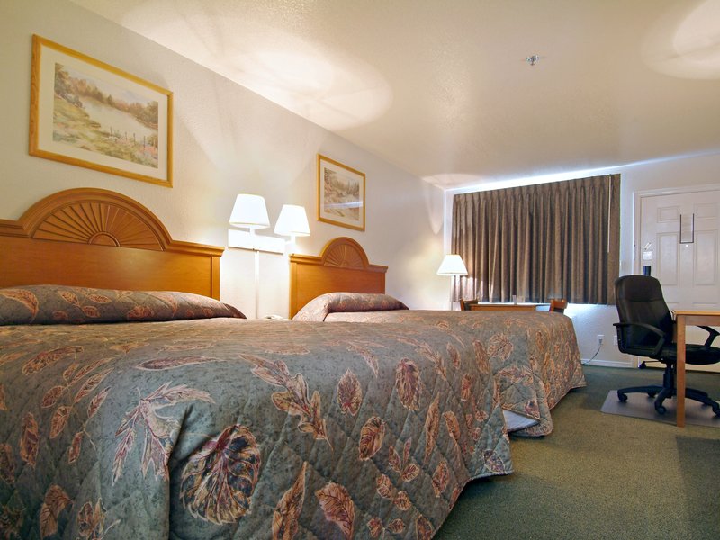 BEST WESTERN-SMITHFIELD INN - Cleburne, TX