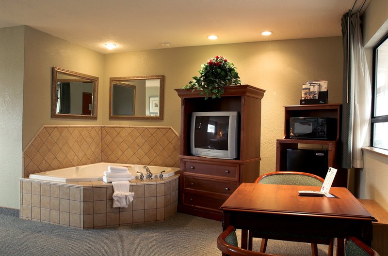 Days Inn By Wyndham Black Bear - Salem, OR