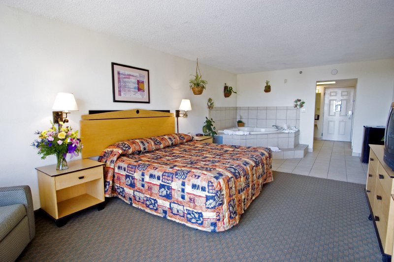 LAKE TARPON RESORT - Palm Harbor, FL
