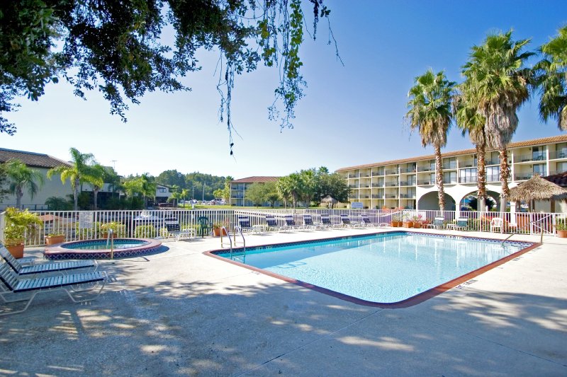 LAKE TARPON RESORT - Palm Harbor, FL