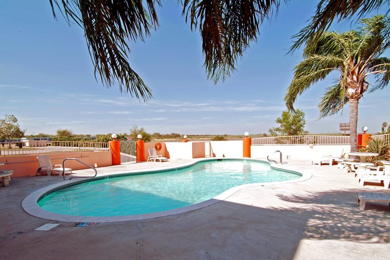 Holiday Inn Express & Suites Raymondville - Raymondville, TX