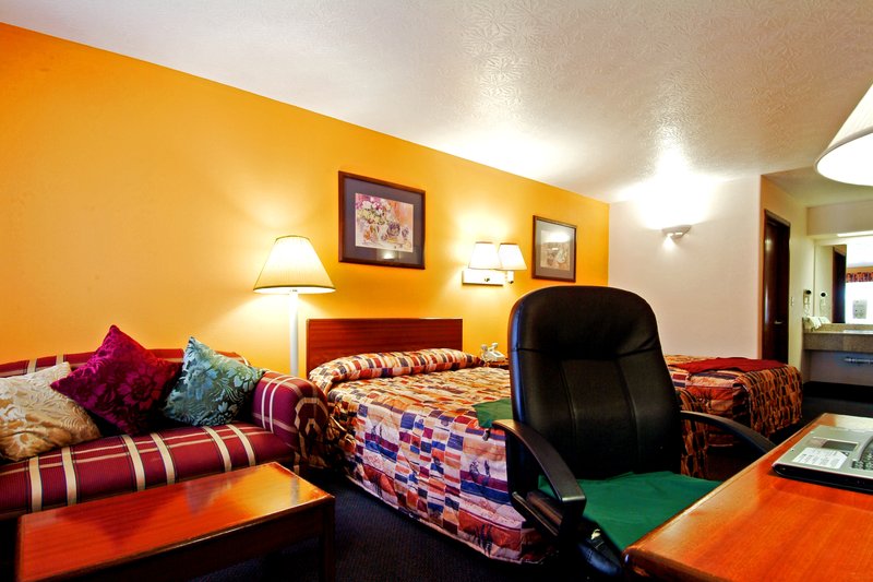 Holiday Inn Express & Suites Raymondville - Raymondville, TX