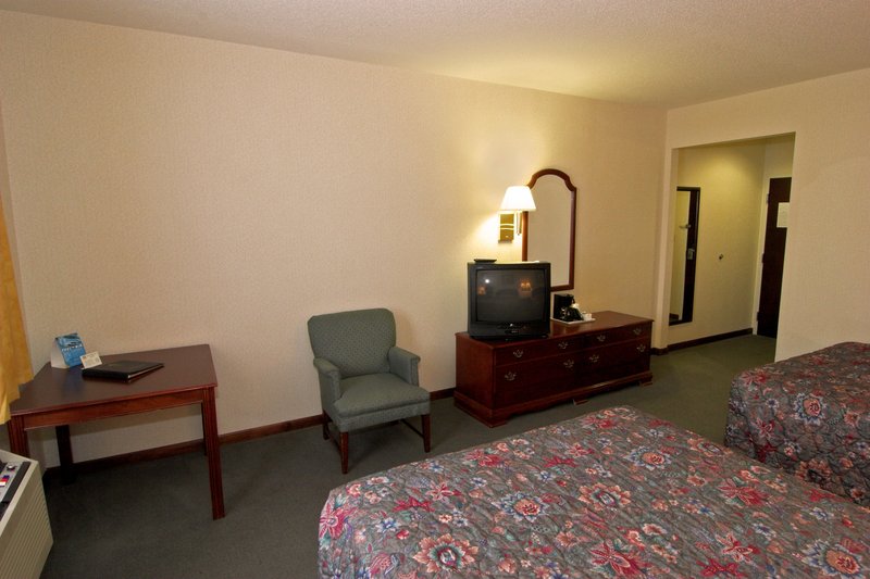 Quality Inn - Warsaw, VA