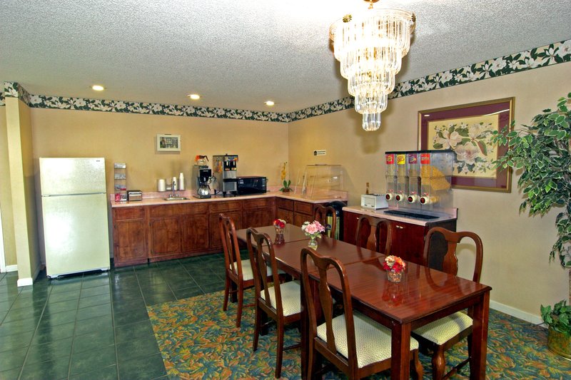 Americas Best Value Inn - Hazlehurst, GA