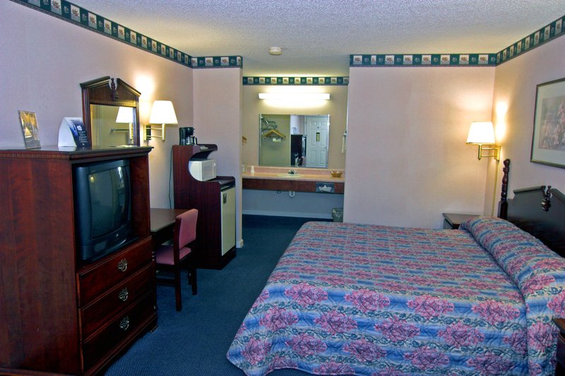 Americas Best Value Inn - Hazlehurst, GA