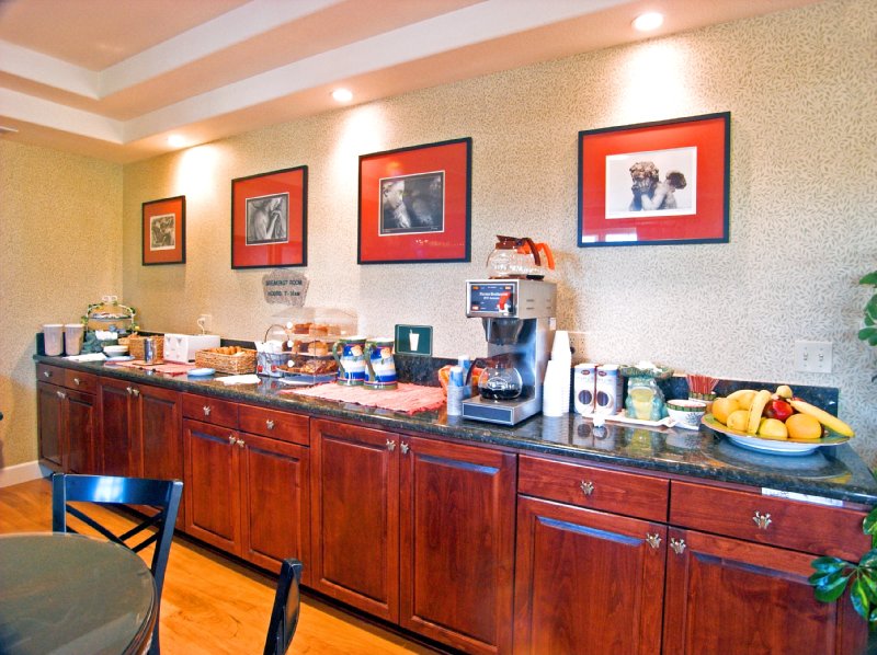 BEST WESTERN PLUS-CEDAR INN - Angels Camp, CA