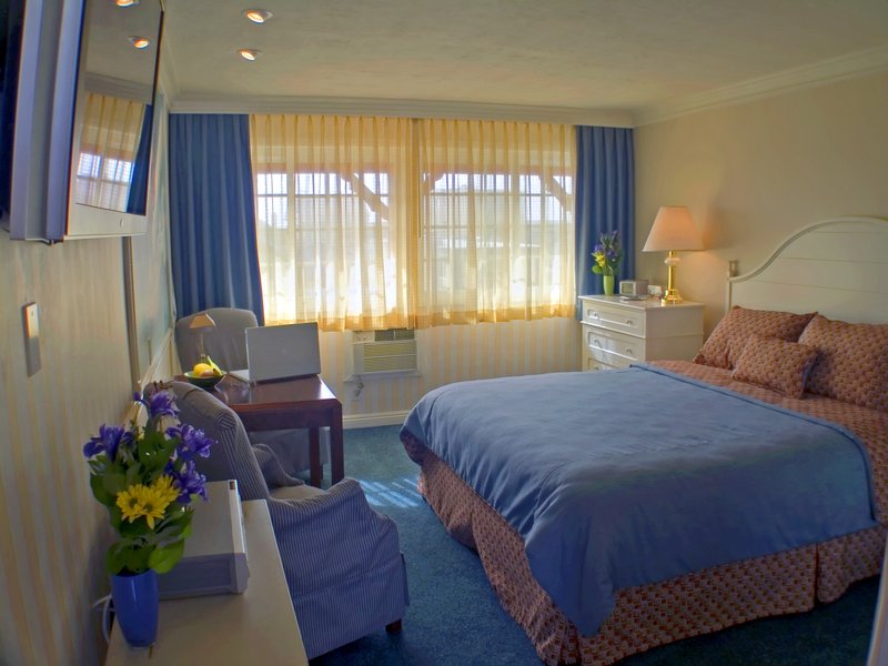 Bay Shores Peninsula Hotel - Newport Beach, CA