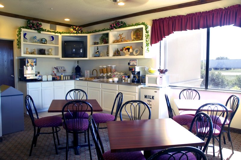 Baymont Inn & Suites-Clute - Clute, TX