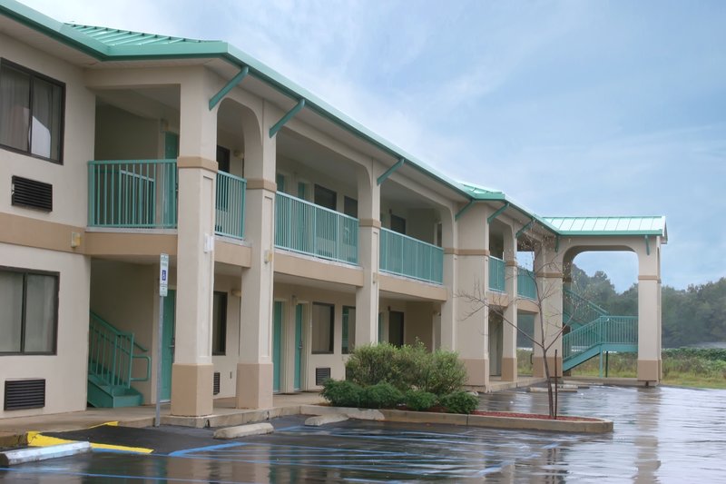Econo Lodge - Prattville, AL