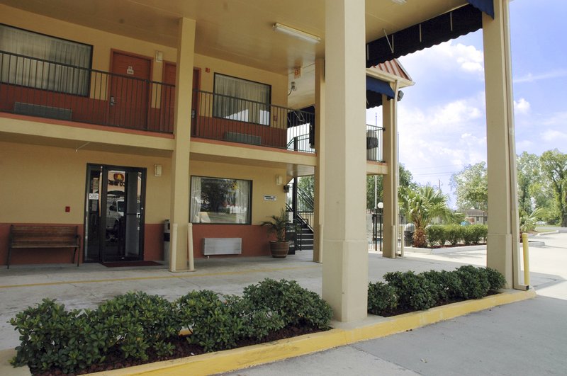 Days Inn By Wyndham Gonzales - Gonzales, LA