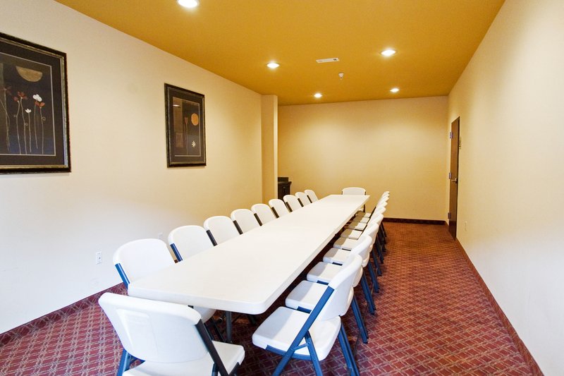 Garden Inn Union City - Union City, GA