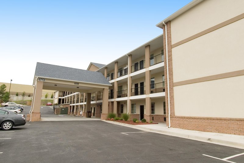 Garden Inn Union City - Union City, GA