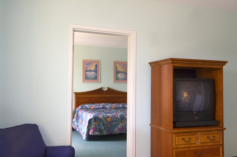 Quality Suites - Cocoa Beach, FL