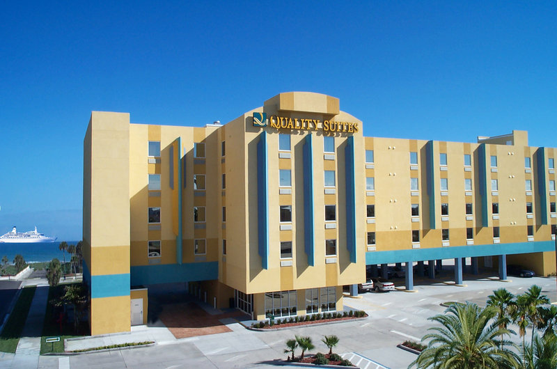 Quality Suites - Cocoa Beach, FL