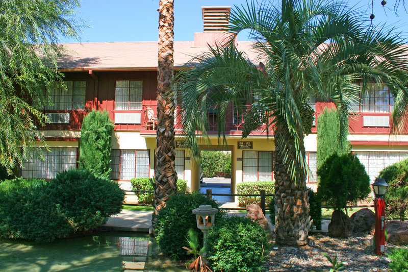 Antelope Valley Inn - Lancaster, CA