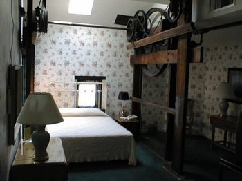 Chestnut Hill Hotel - Room
