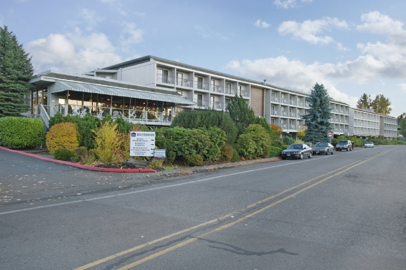 BEST WESTERN PLUS-RIVERSHORE - Oregon City, OR