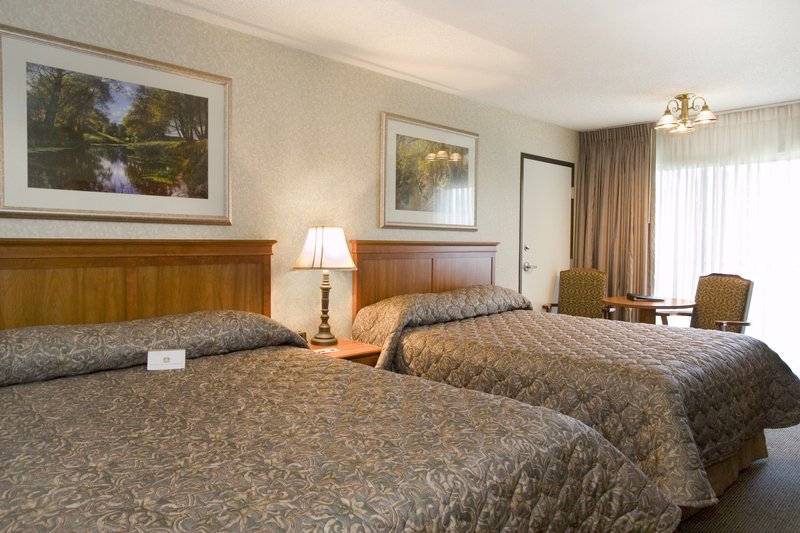 BEST WESTERN PLUS-RIVERSHORE - Oregon City, OR