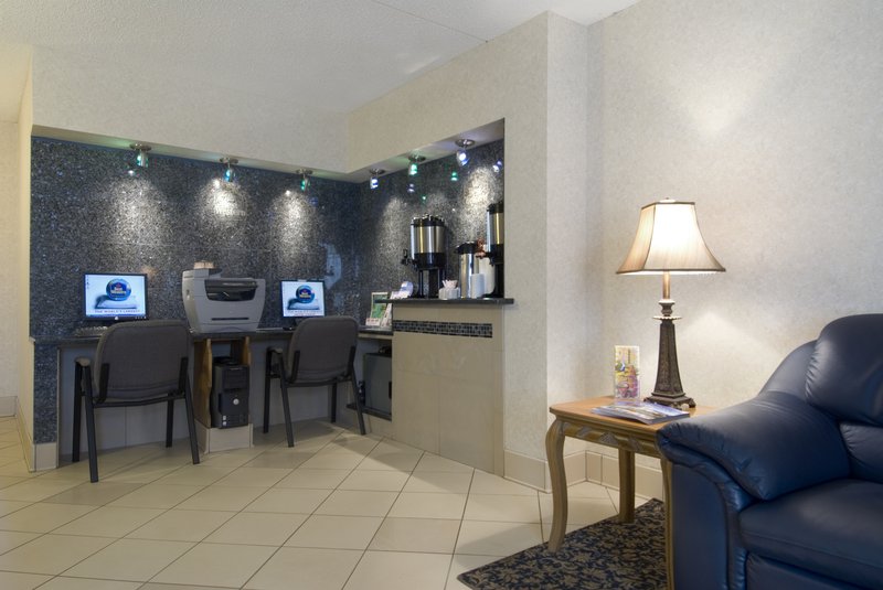 BEST WESTERN PLUS Of Johnson City - Johnson City, NY