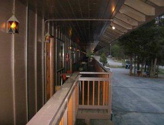 Tamarack Motor Lodge - Lakeshore, CA