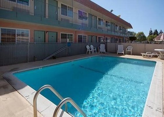 Gilroy Inn - Gilroy, CA