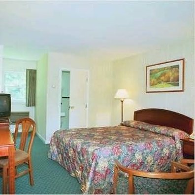 Hill-Brook Motel - Bedford, NH