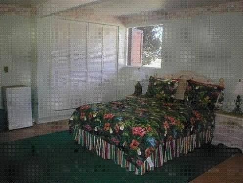 Macadamia Meadows Farm Bed & Breakfast - Naalehu, HI