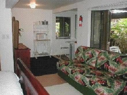 Macadamia Meadows Farm Bed & Breakfast - Naalehu, HI