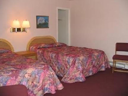 Chek Inn - Lamar, CO