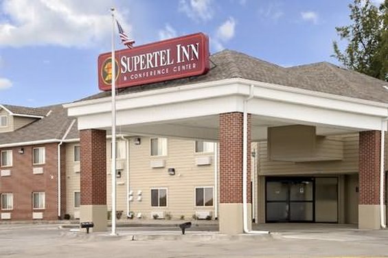 Supertel Inn & Conference Ctr - Creston, IA