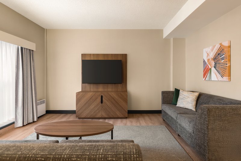 Holiday Inn and Suites Vancouver Downtown