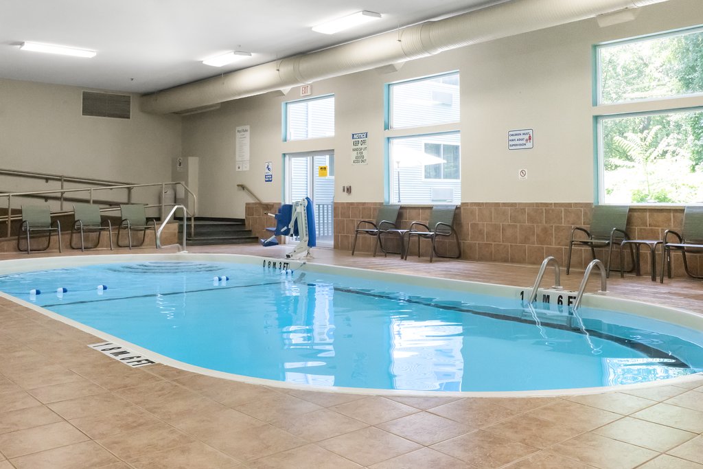 Holiday Inn Express - Ludlow - Chicopee Area - Tap to explore photos