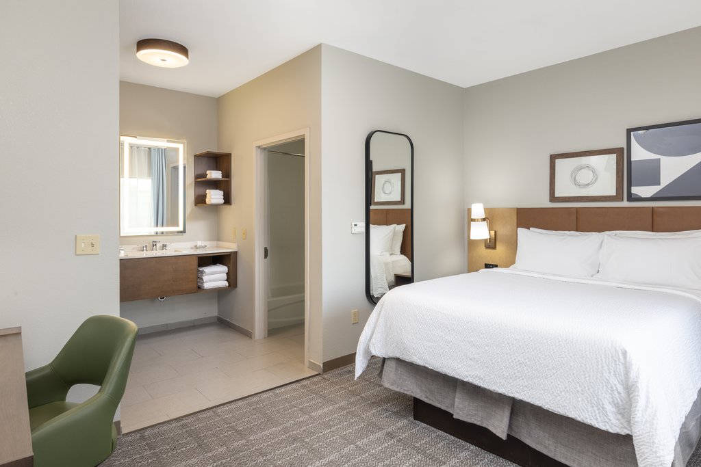 Staybridge Suites Bentonville-Rogers - Tap to explore photos