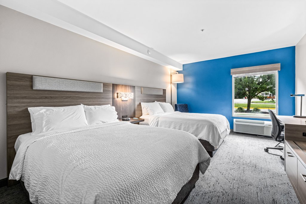 Holiday Inn Express & Suites CARNEYS POINT - PENNSVILLE - Tap to explore photos