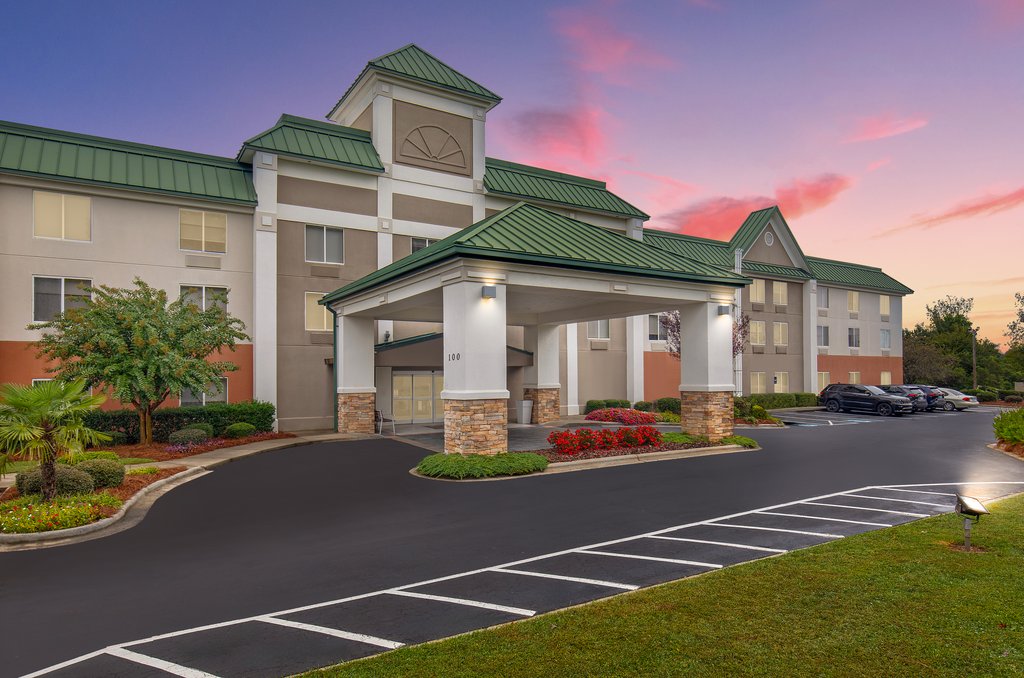 Holiday Inn Express & Suites KINGS MOUNTAIN - SHELBY AREA - Tap to explore photos
