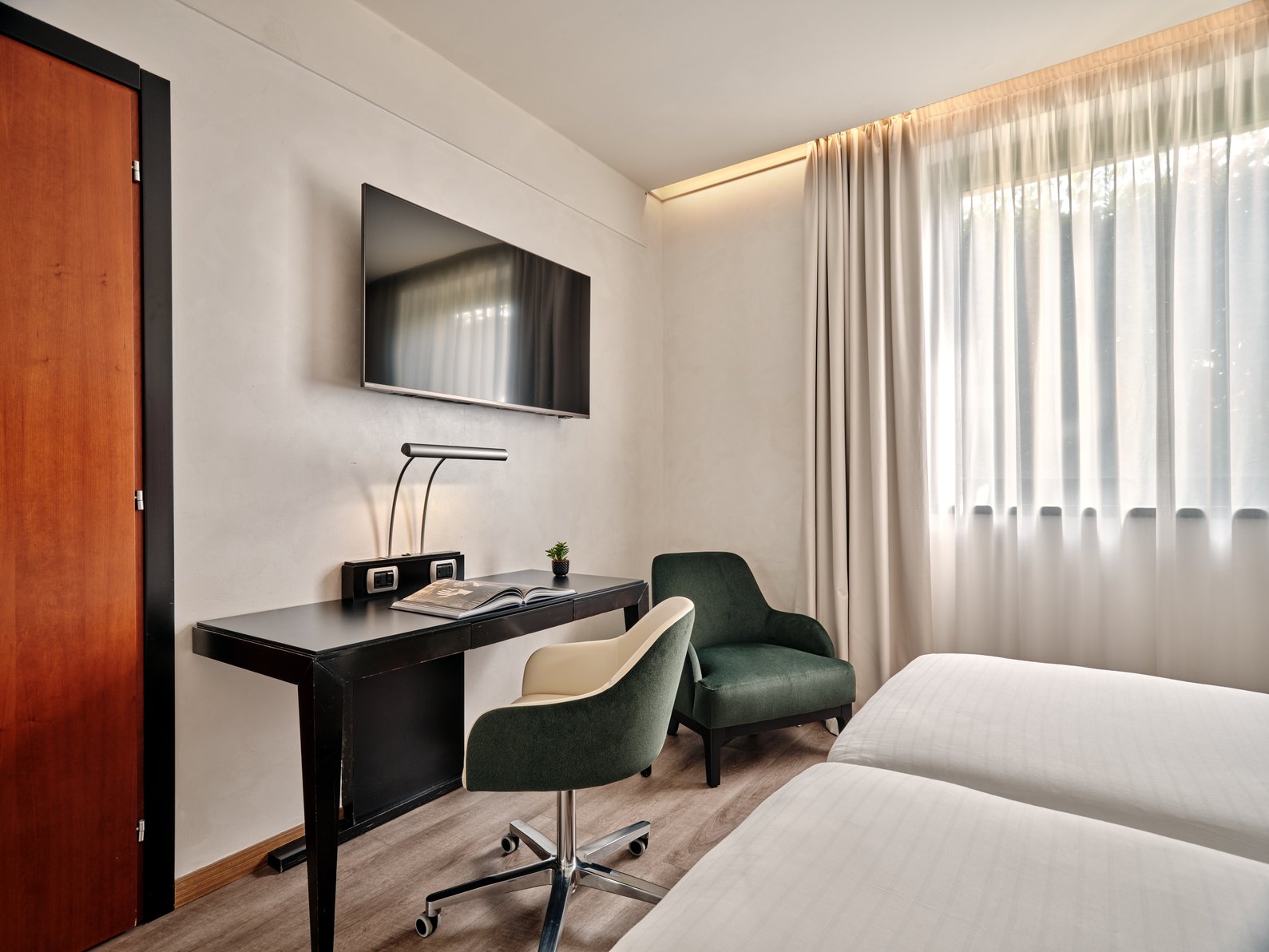 Crowne Plaza Malpensa Airport - Tap to explore photos