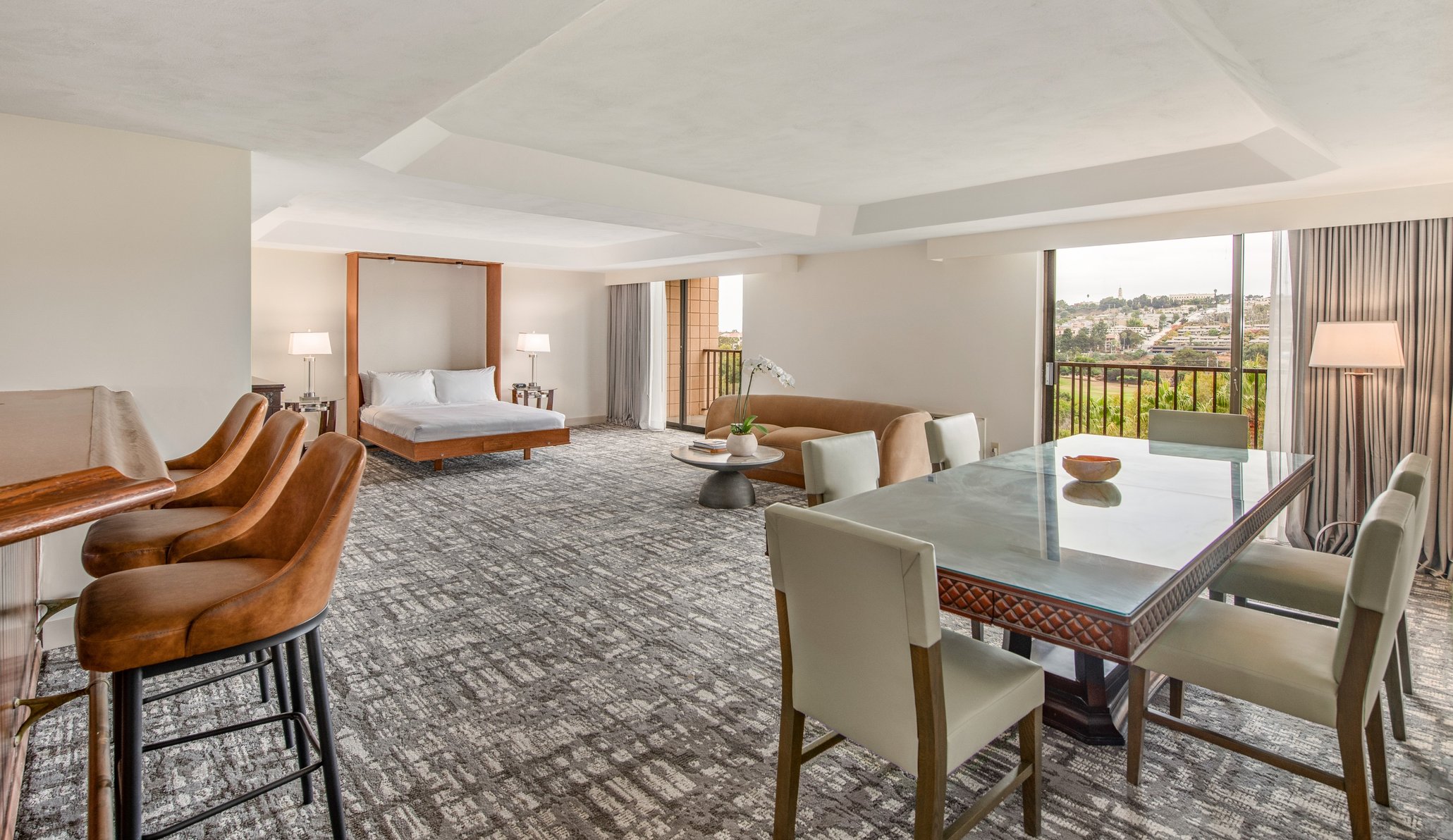 Crowne Plaza Hotel Mission Valley - Tap to explore photos
