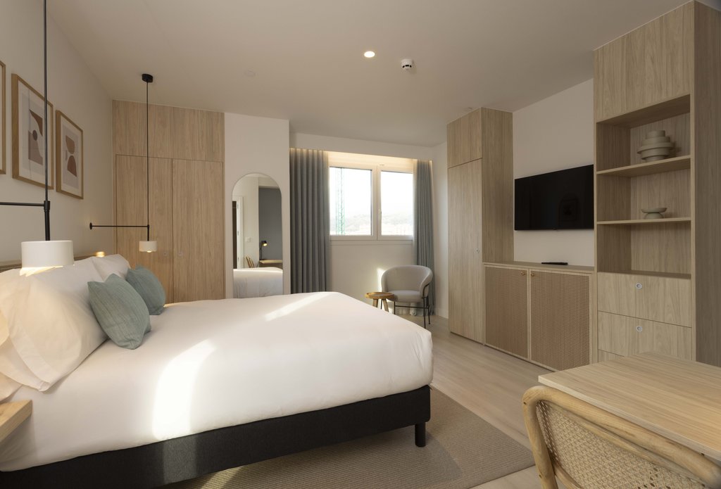 Staybridge Suites MALAGA - Tap to explore photos