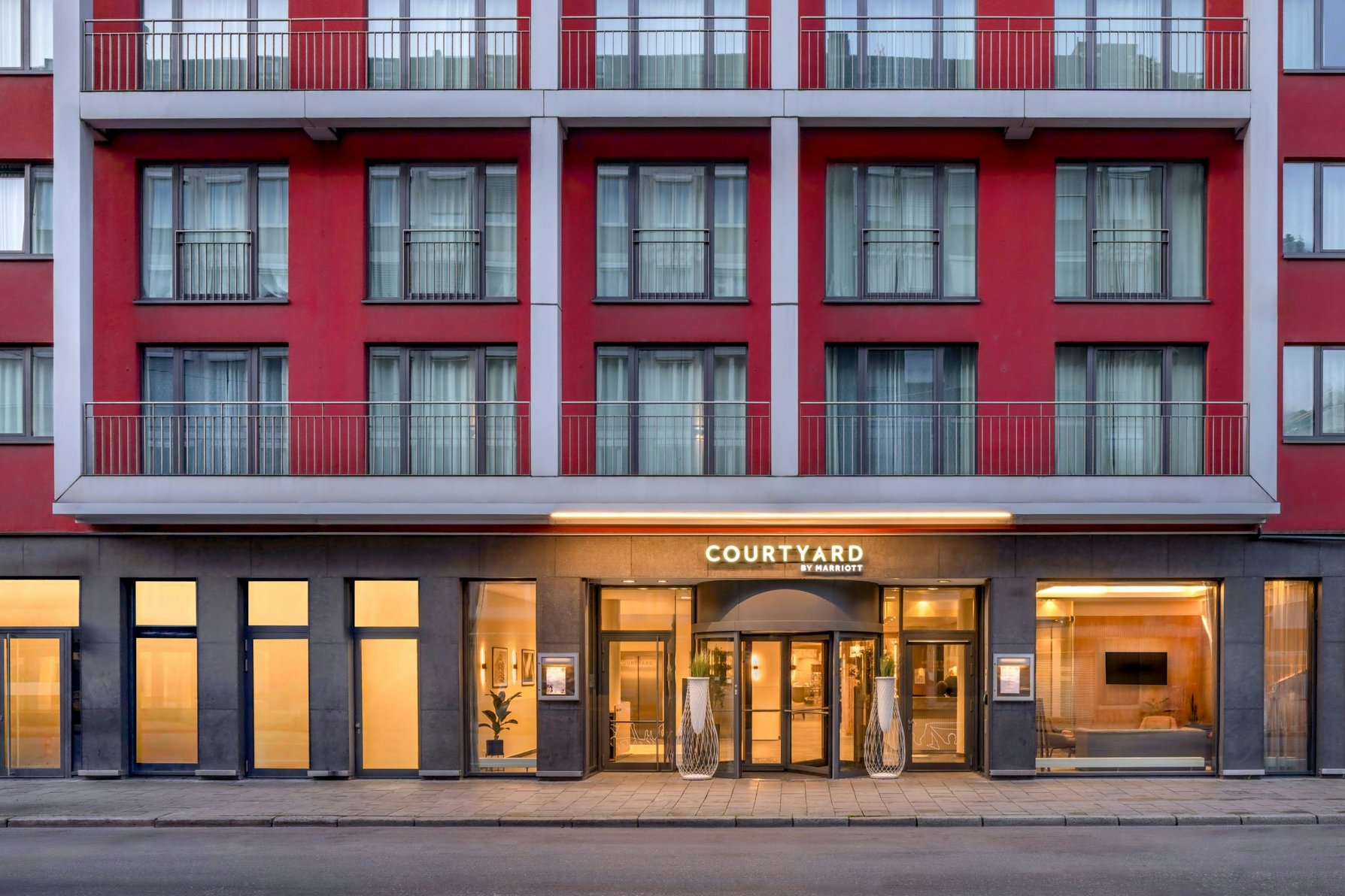 Courtyard by Marriott Munich City Center - Tap to explore photos