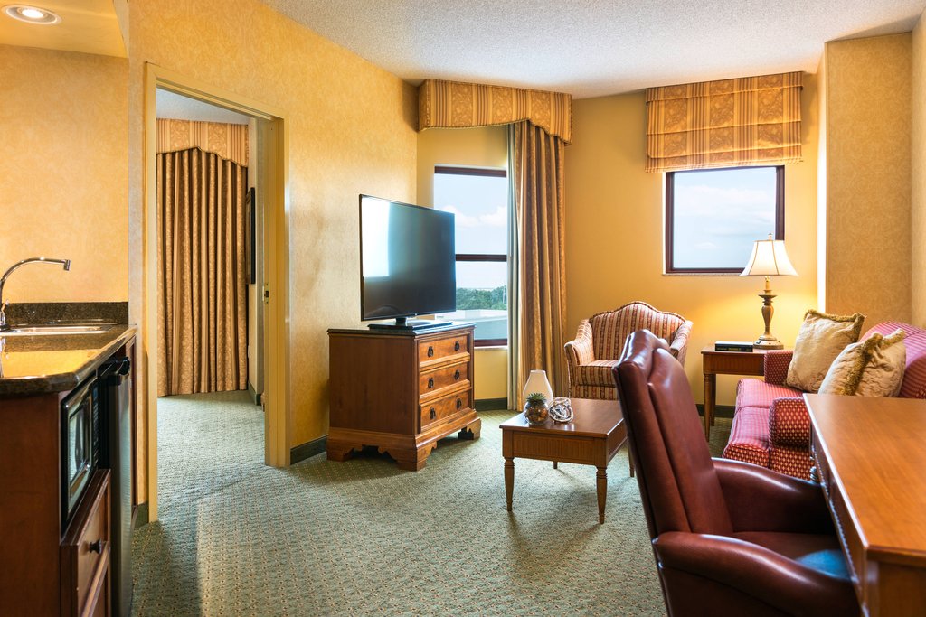Renaissance Tulsa Hotel & Convention Center by Marriott - Tap to explore photos