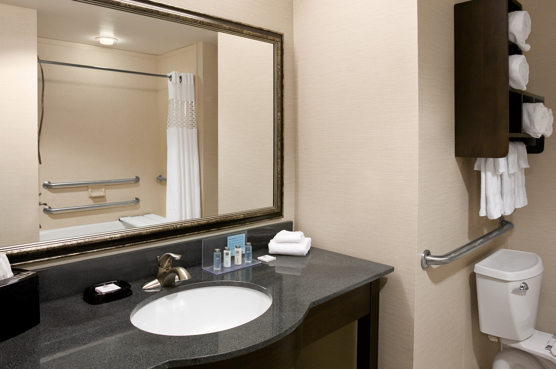 Hampton Inn & Suites Mansfield - Tap to explore photos