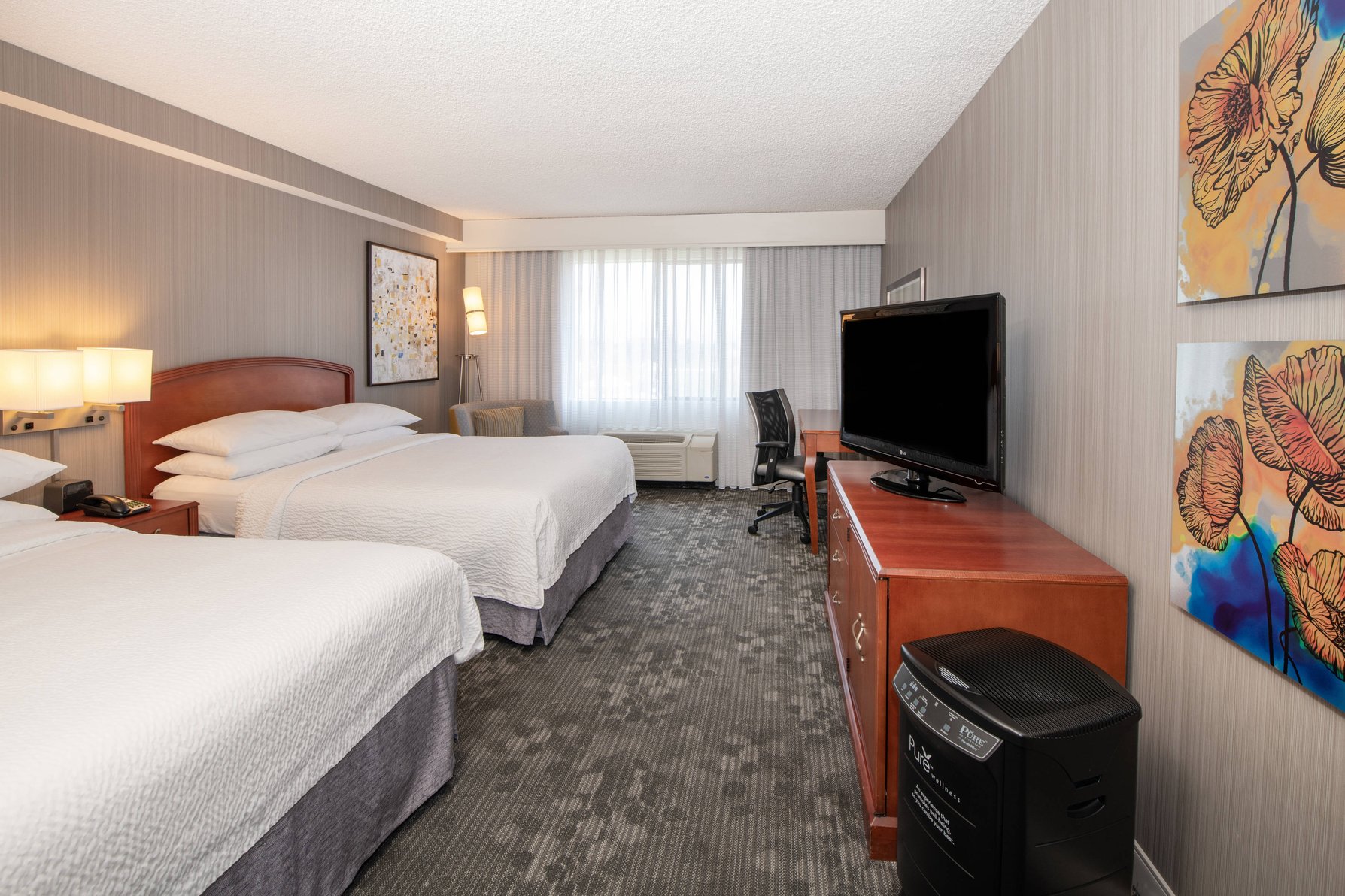 Courtyard by Marriott Newark Silicon Valley - Tap to explore photos