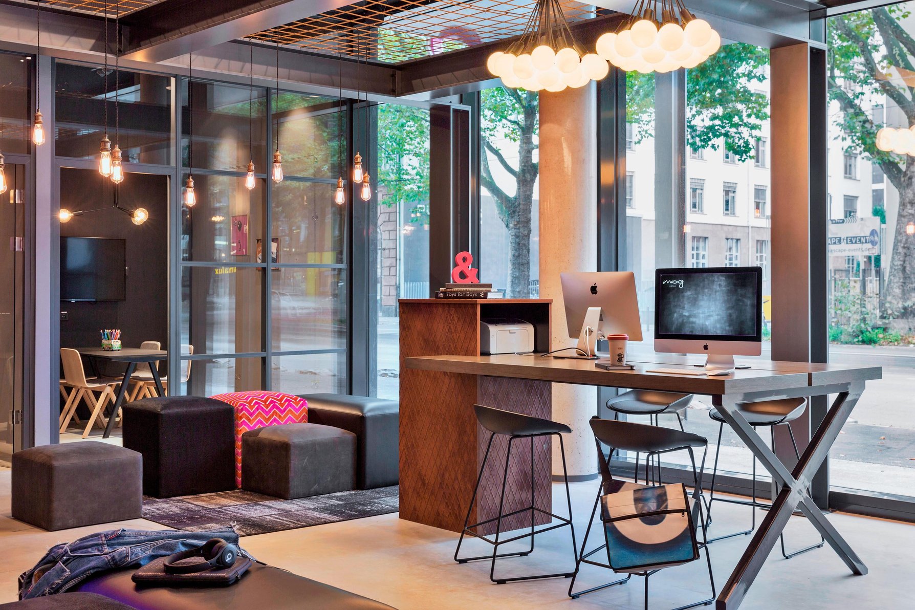 MOXY Frankfurt East - Tap to explore photos
