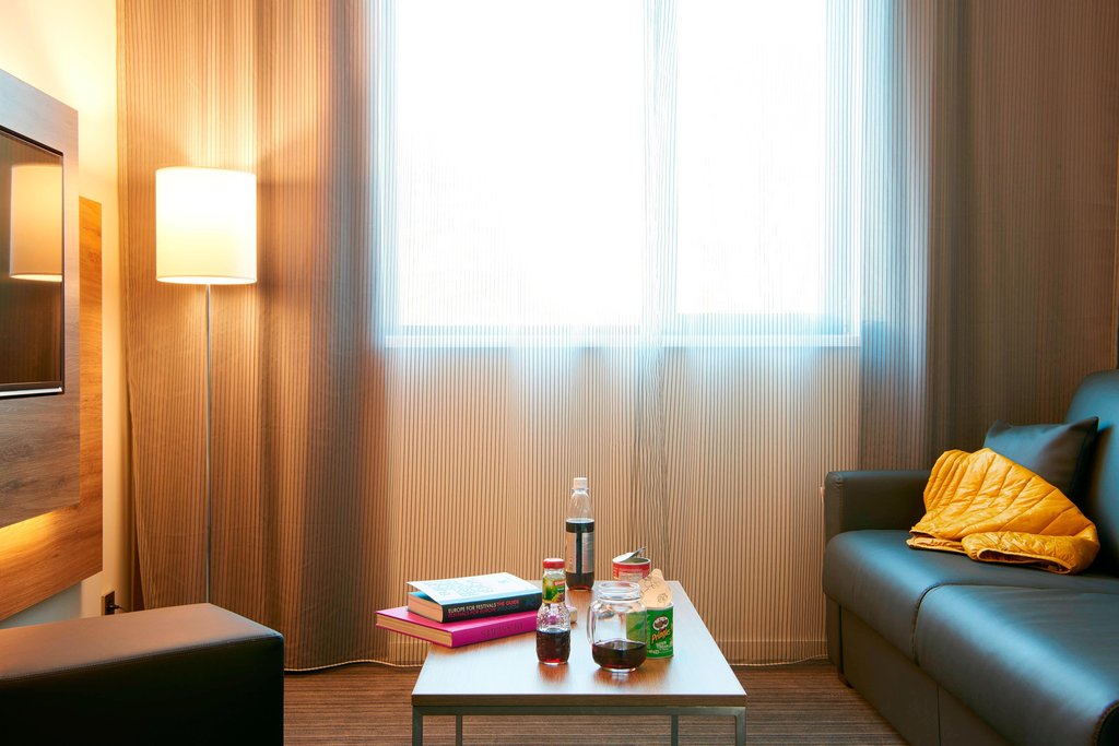 MOXY Munich Messe by Marriott - Tap to explore photos