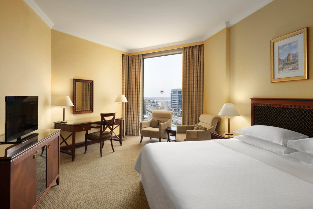 Sheraton Dammam Hotel & Convention Centre - Tap to explore photos