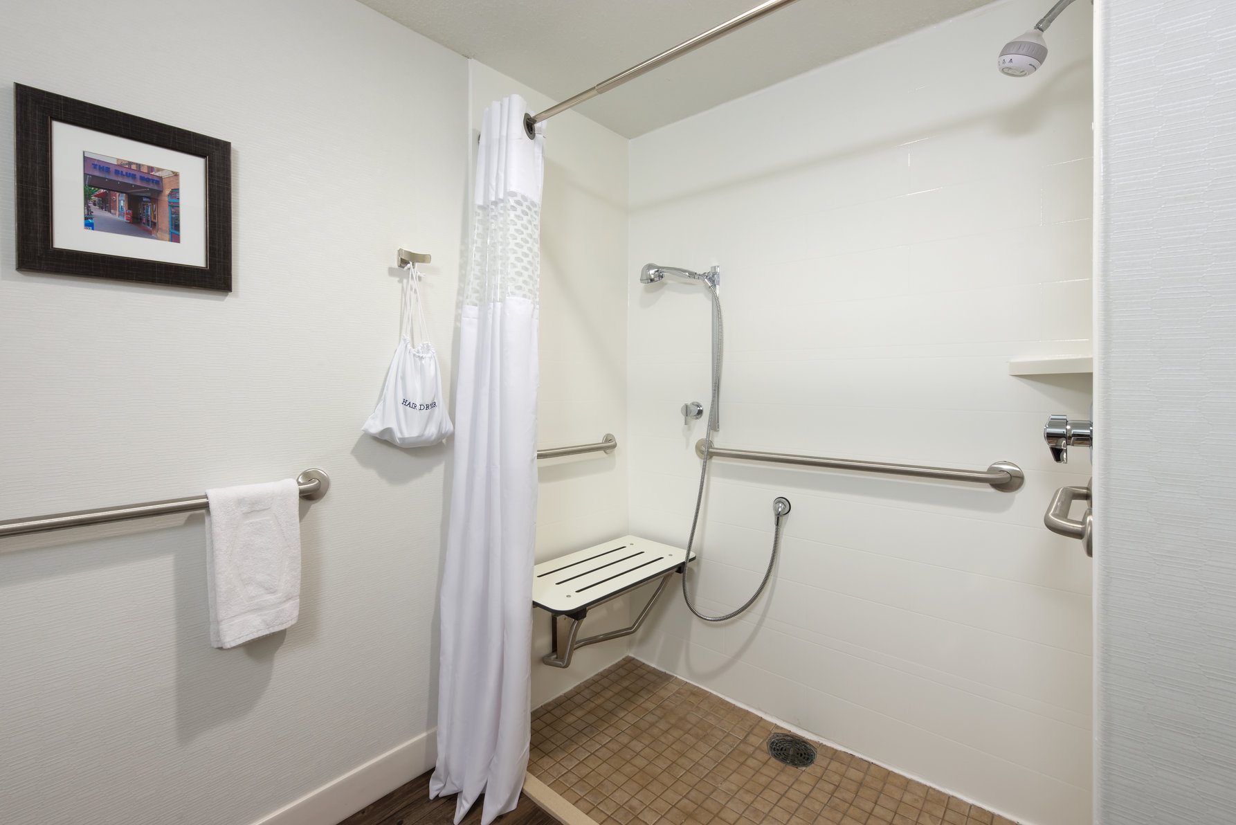 Hampton Inn Columbia - Tap to explore photos